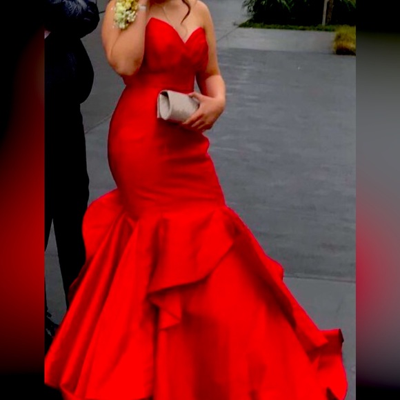 Beautiful Red Statement Dress - Picture 2 of 4